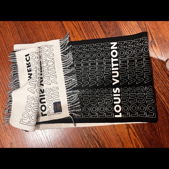 Scarf - Picture 3 of 3